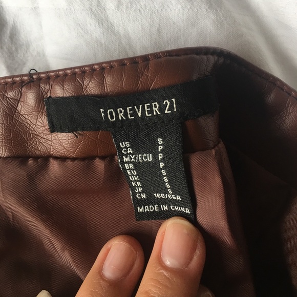 Forever 21 leather skirt - Picture 3 of 3